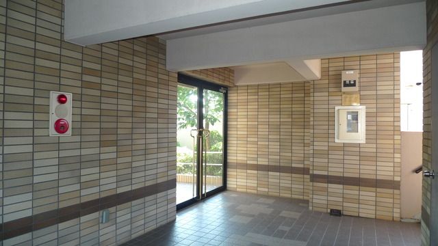 �y�G���g�����X�z�@