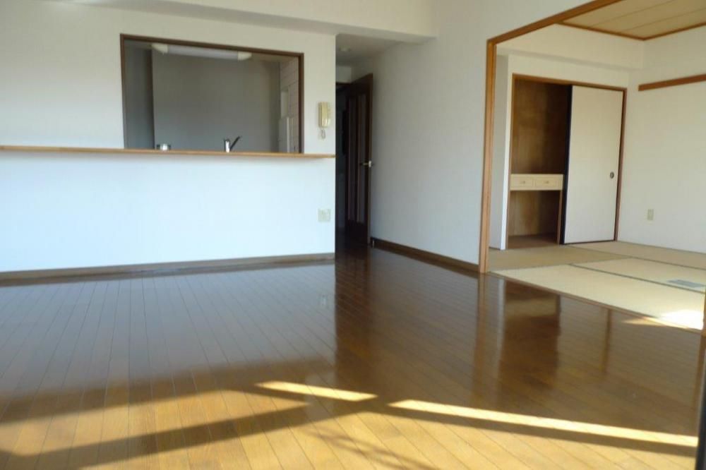 �y�����E���r���O�z�@