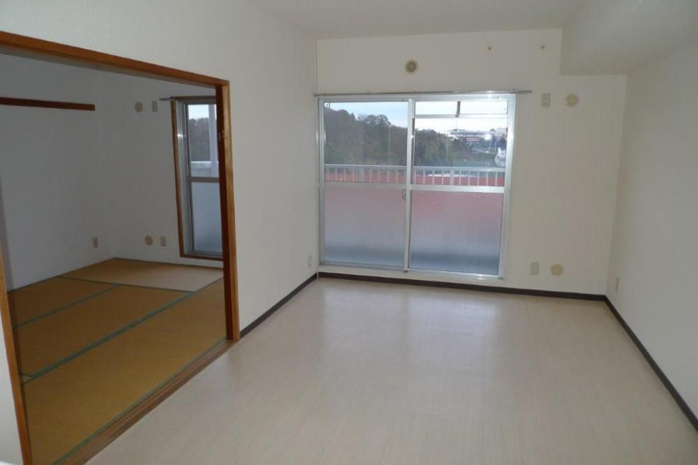 �y���ԁE���r���O�z�@