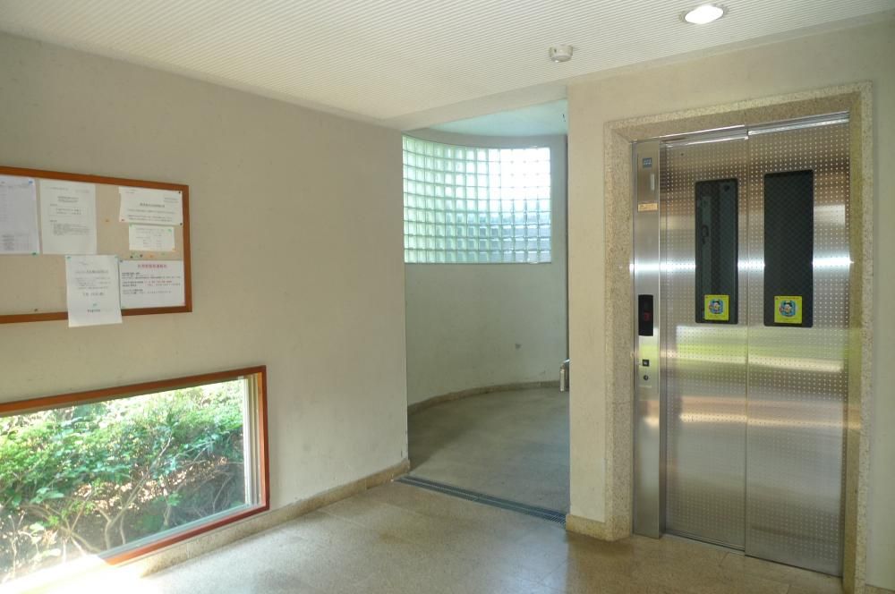 �y�G���g�����X�z�@