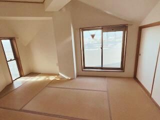 �y�����E���r���O�z�@