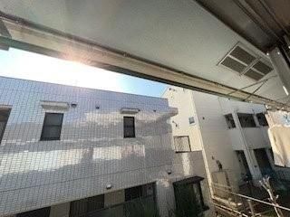 �y���]�z�@