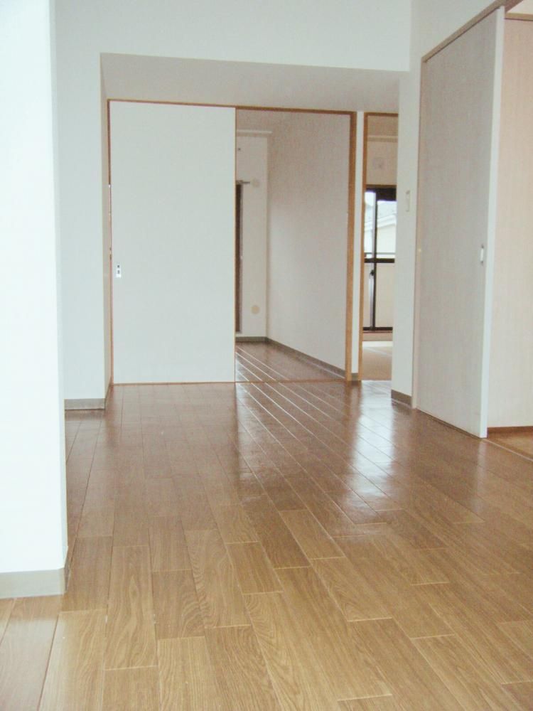 �y�����E���r���O�z�@