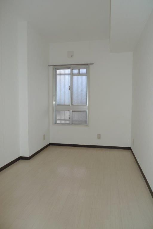 �y�����E���r���O�z�@