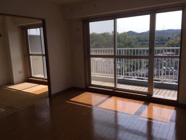 �y�����E���r���O�z�@