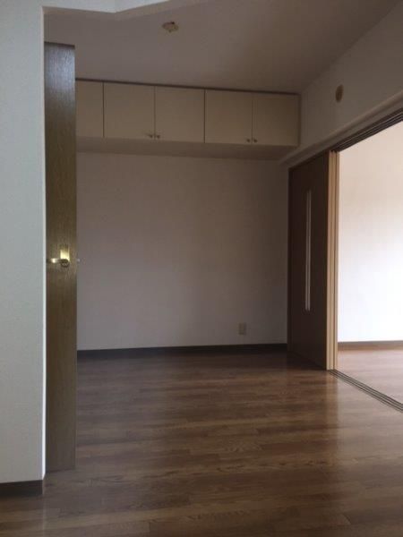 �y�����E���r���O�z�@