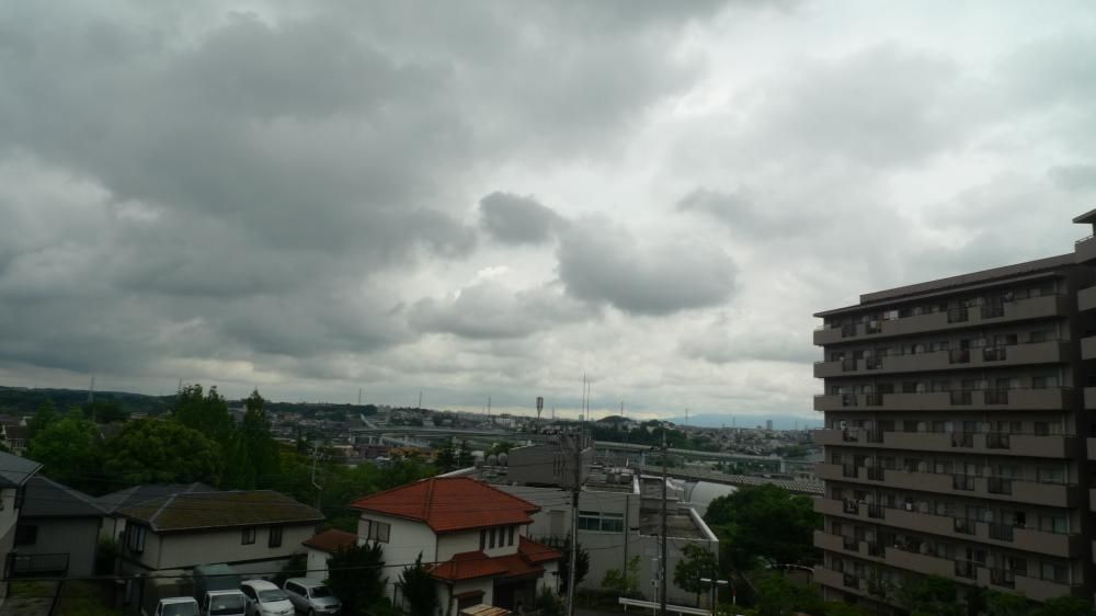 �y���]�z�@