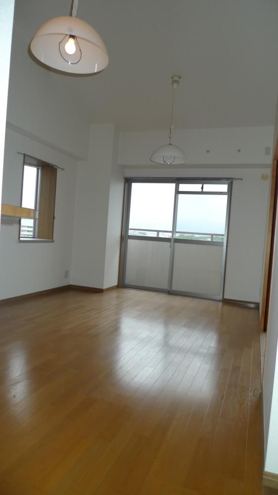 �y���ԁE���r���O�z�@