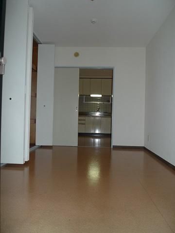 �y�����E���r���O�z�@