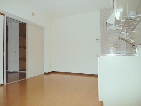 �y�����E���r���O�z�@