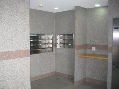 �y�G���g�����X�z�@
