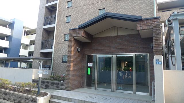 �y�G���g�����X�z�@