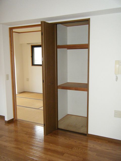 �y���̑��ݔ��z�@