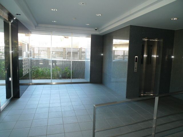 �y�G���g�����X�z�@