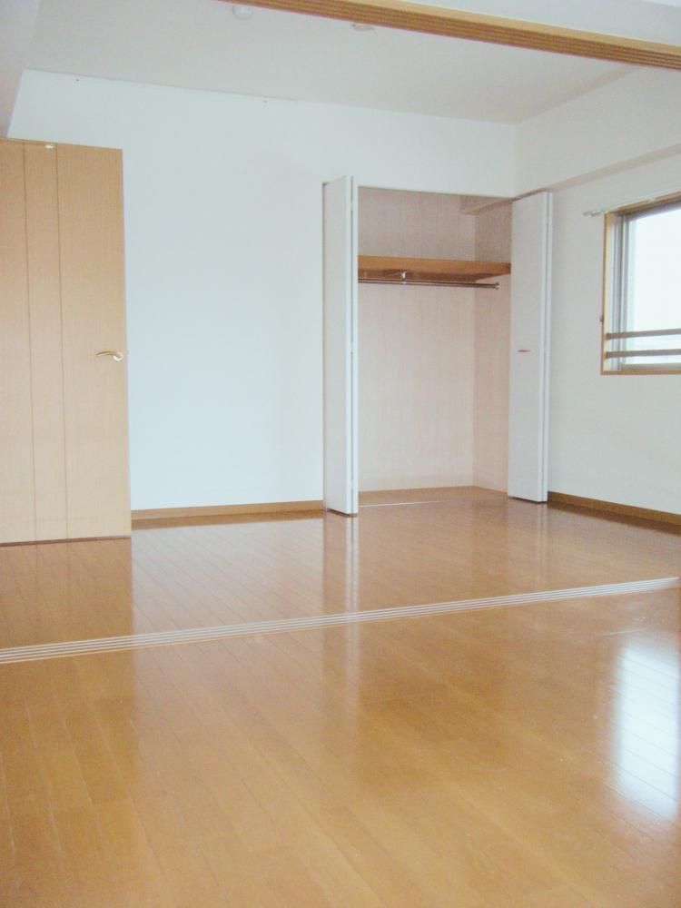 �y�����E���r���O�z�@