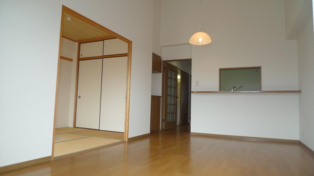 �y�����E���r���O�z�@