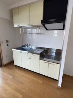 �y�L�b�`���z�@