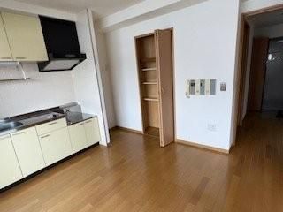 �y�����E���r���O�z�@