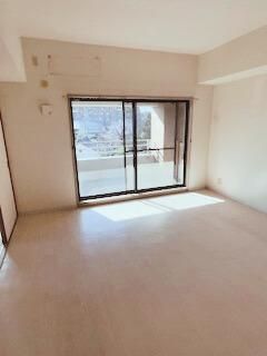 �y�����E���r���O�z�@