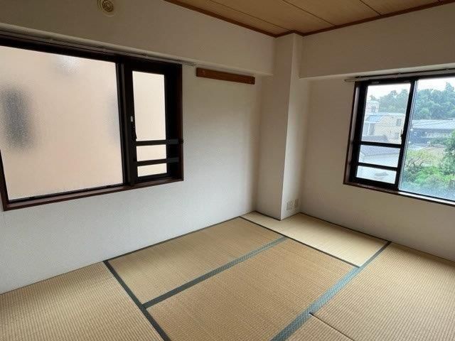 �y�����E���r���O�z�@