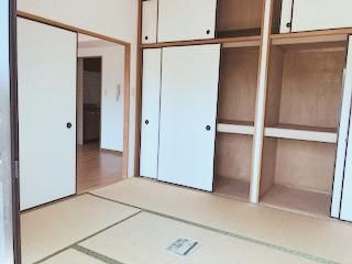 �y�����E���r���O�z�@