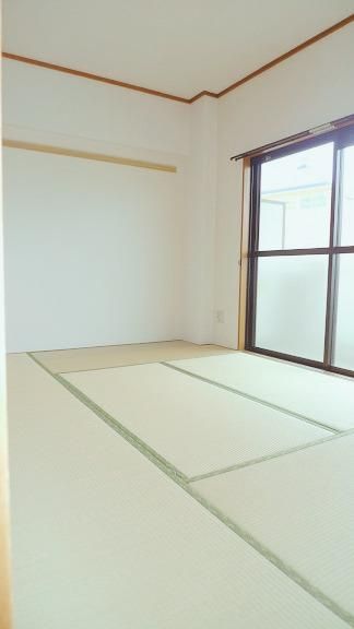 �y�����E���r���O�z�@