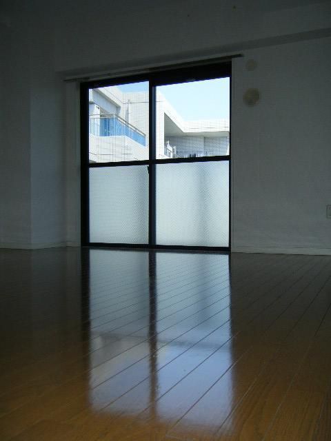 �y���ԁE���r���O�z�@