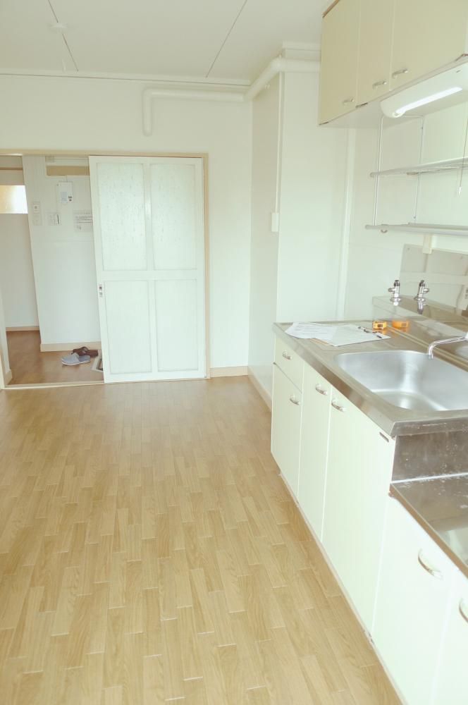 �y�����E���r���O�z�@