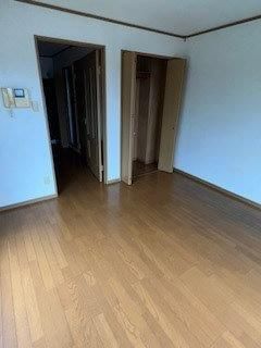 �y�����E���r���O�z�@