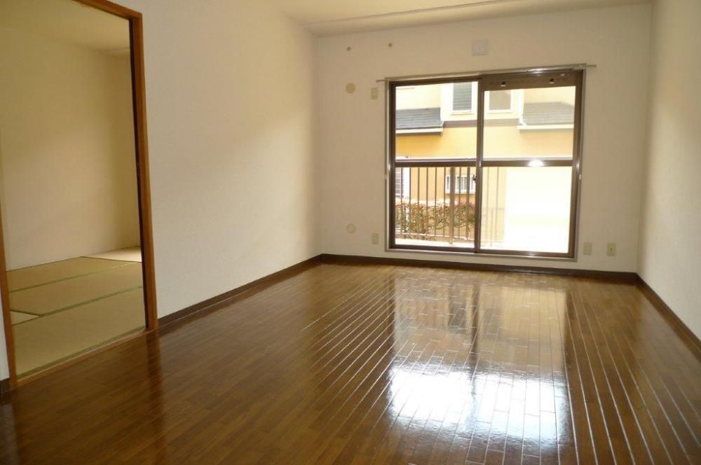 �y���ԁE���r���O�z�@