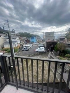 �y���]�z�@