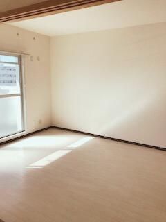 �y�����E���r���O�z�@