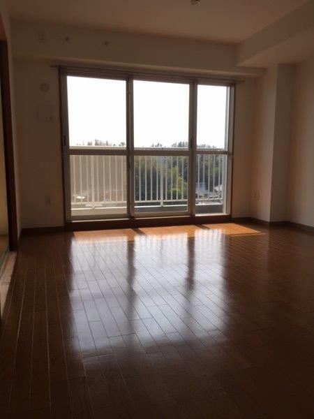 �y�����E���r���O�z�@