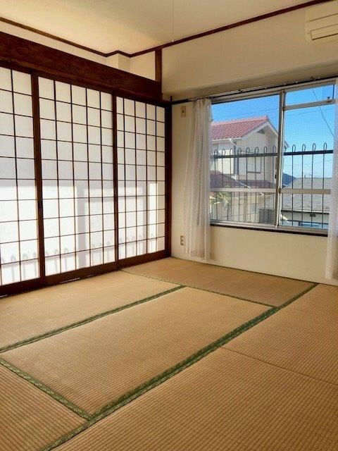 �y�����E���r���O�z�@