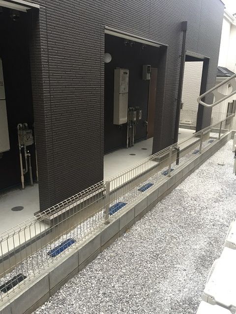 �y���]�z�@