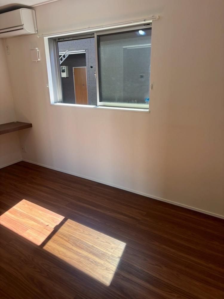 �y�����E���r���O�z�@